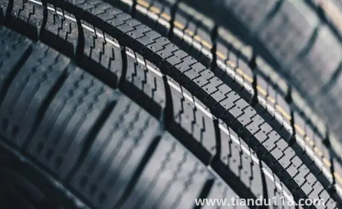 車輪胎扎了個(gè)釘子補(bǔ)一下大概多少錢(qián)2