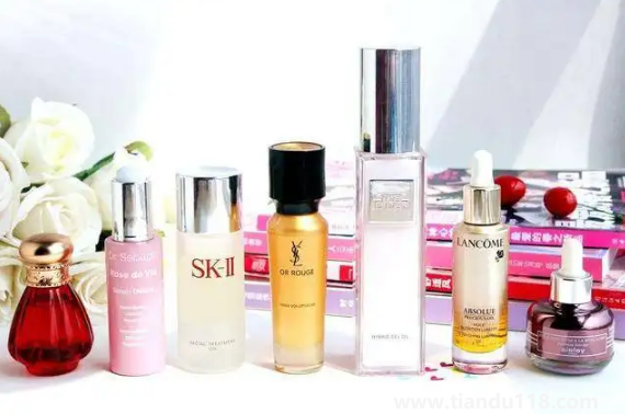 夏天護(hù)膚品放車(chē)?yán)镆惶爝€能用嗎（夏天護(hù)膚品需要放冰箱嗎）