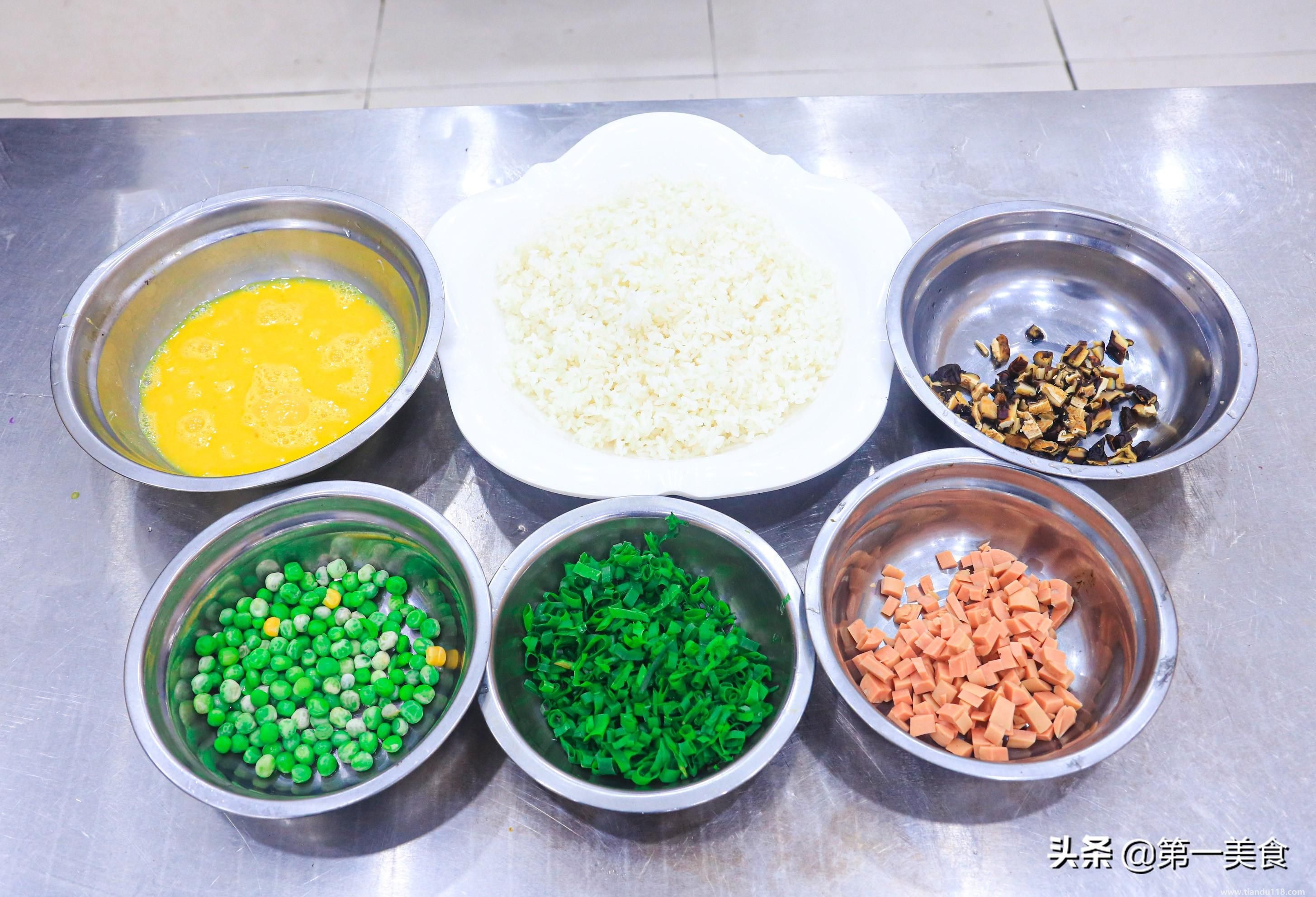 普通蛋炒飯的做法簡(jiǎn)單步驟（怎樣做蛋炒飯最好吃）(圖4)