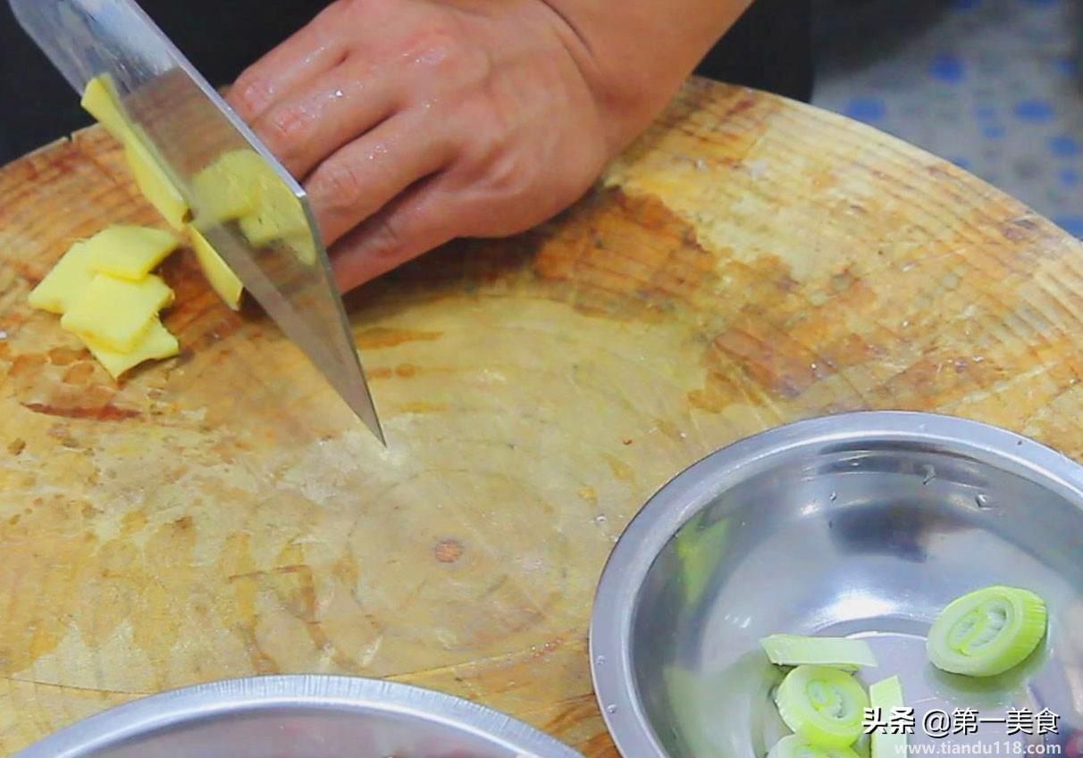 紅燒豬蹄的做法(紅燒豬蹄怎么做)(圖4) 紅燒豬蹄的做法(紅燒豬蹄怎么做)(圖4)