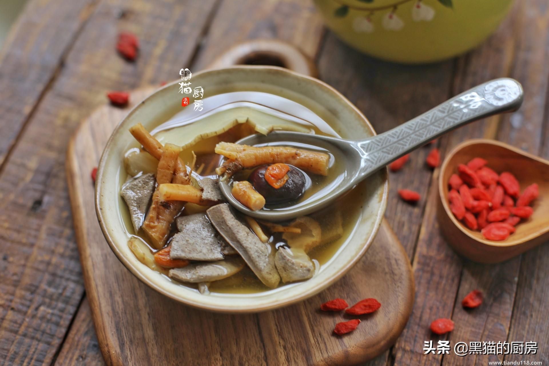 豬肝湯的做法(豬肝湯怎么做)(圖2) 豬肝湯的做法(豬肝湯怎么做)(圖2)