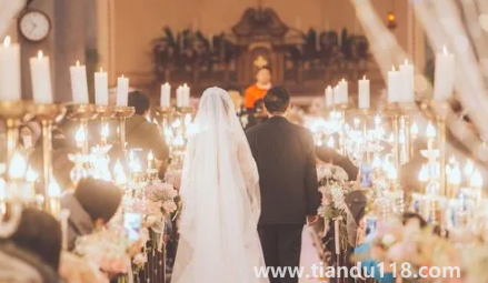 新娘中午是不是必須中午12點(diǎn)前進(jìn)門(mén)（結(jié)婚進(jìn)門(mén)時(shí)辰過(guò)了有什么影響）