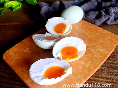 咸鴨蛋搭配什么東西好吃又營(yíng)養(yǎng)2