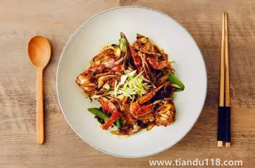 炒梭子蟹一定要沾淀粉嗎(梭子蟹怎么炒好吃)(圖3) 炒梭子蟹一定要沾淀粉嗎3