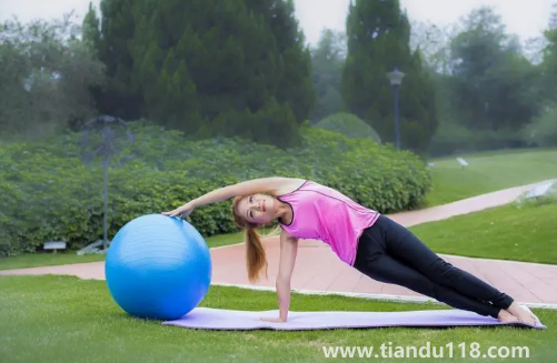 瑜伽球大一點好還是小一點好(瑜伽球怎么選擇尺寸)(圖3) 瑜伽球大一點好還是小一點好3