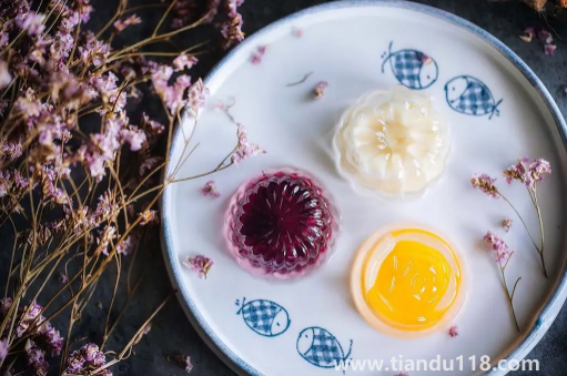 一個月餅的熱量相當于幾塊披薩的熱量3