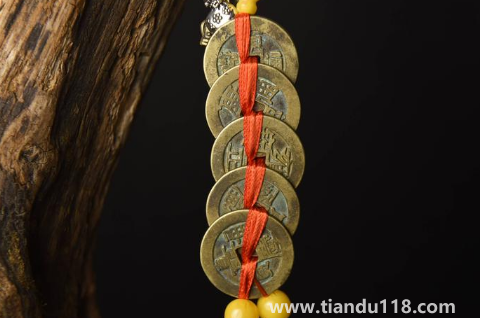 對(duì)門掛五帝錢是不是對(duì)自己不好(怎樣破解對(duì)門鄰居掛五帝錢)(圖2) 對(duì)門掛五帝錢是不是對(duì)自己不好2