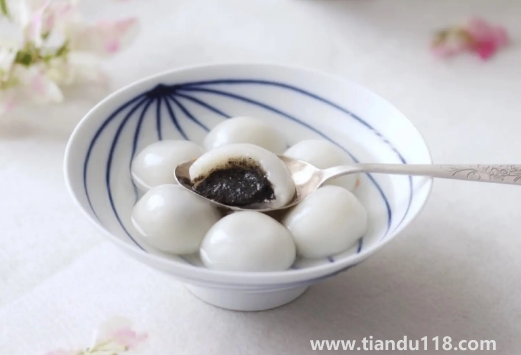 冬至吃湯圓寓意是什么意思(冬至吃湯圓要注意什么)(圖2) 冬至吃湯圓寓意是什么意思2