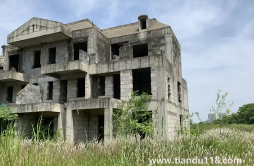 業(yè)主停貸能倒逼爛尾樓復(fù)工嗎(爛尾樓斷供會怎樣)(圖1) 業(yè)主停貸能倒逼爛尾樓復(fù)工嗎1