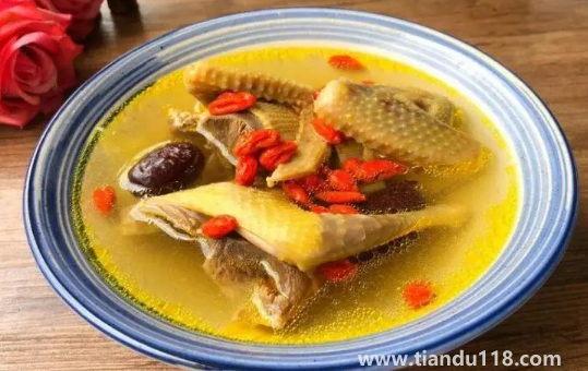 鴿子怎么燉湯好喝又營養(yǎng)(鴿子燉湯有什么技巧)(圖3) 鴿子怎么燉湯好喝又營養(yǎng)3