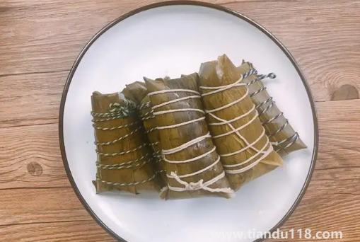 生粽子煮一個(gè)小時(shí)能熟嗎(生粽子煮多久才能熟透)(圖2) 生粽子煮一個(gè)小時(shí)能熟嗎2