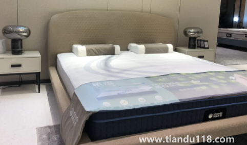 藍盒子床墊和慕思床墊哪個好(藍盒子床墊和慕思床墊怎么選)(圖3) 藍盒子床墊和慕思床墊哪個好3