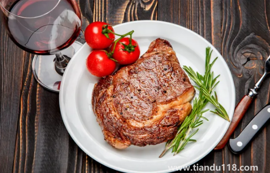 牛排一般多少錢一份（吃牛排的注意事項(xiàng)）