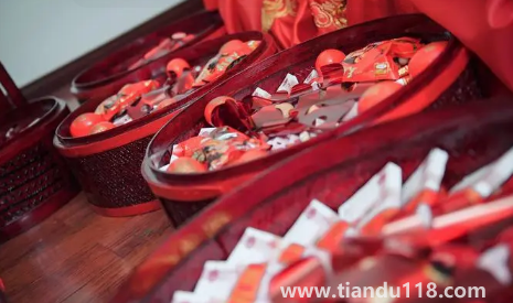 訂婚和結(jié)婚時間可以跨年嗎(結(jié)婚哪些是要注意的)(圖2) 訂婚和結(jié)婚時間可以跨年嗎2