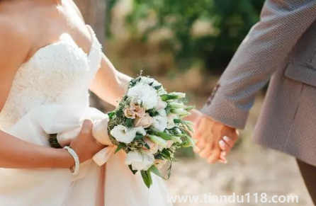 ?結(jié)婚未滿100天禁忌是什么(結(jié)婚注意事項(xiàng)的講究有哪些)(圖2) 結(jié)婚未滿100天禁忌是什么2