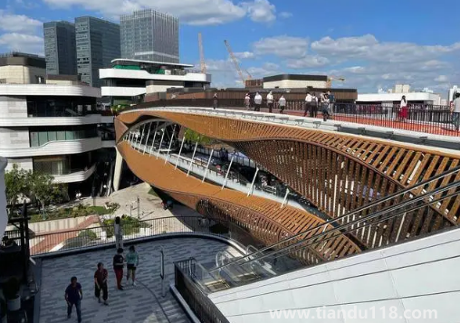 上海10月份能穿短袖嗎(上海10月份穿什么合適)(圖3) 上海10月份能穿短袖嗎3