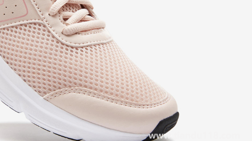 網面鞋破洞了怎么補救(網面鞋破洞了屬于質量問題嗎)(圖3) 網面鞋破洞了怎么補救3