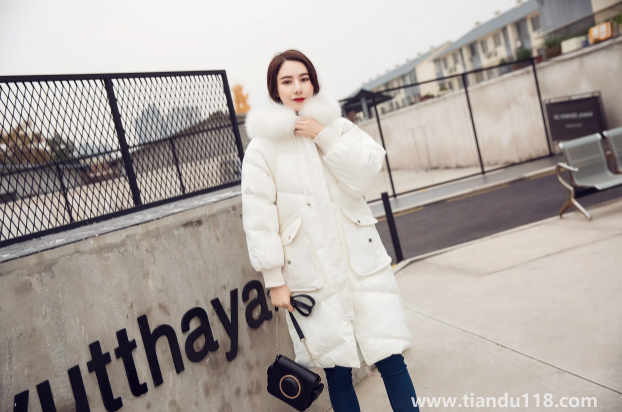 羽絨服經(jīng)常洗好不好（羽絨服可以放洗衣機里洗嗎）