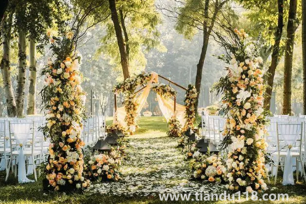 2022婚禮至少提前多久開始籌備(籌備婚禮要考慮哪些問題)(圖3) 2022婚禮至少提前多久開始籌備3