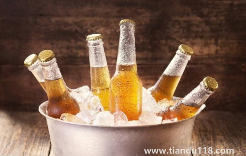 1瓶啤酒幾小時吹不出來酒駕(喝了一瓶啤酒怎么快速解酒)(圖2) 1瓶啤酒幾小時吹不出來酒駕2