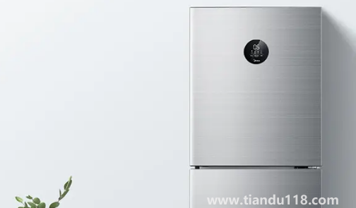 冰箱漏水接水盤(pán)在哪（冰箱排水孔的水哪去了）