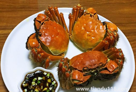 吃了螃蟹吃什么去寒氣（吃螃蟹的注意事項）