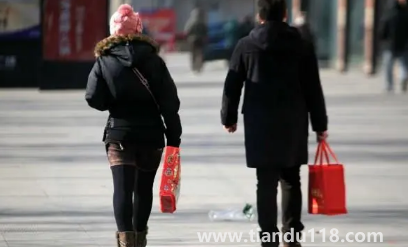 2023過年的時(shí)候可以串門嗎(過年串門時(shí)間有啥規(guī)矩)(圖2) 2023過年的時(shí)候可以串門嗎2