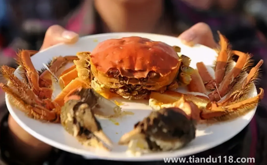 洗螃蟹為什么要放白酒(清潔螃蟹的注意事項)(圖3) 洗螃蟹為什么要放白酒3