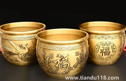 銅缸擺件能不能在屋里面擺放(銅缸擺件不能擺在哪里)(圖1) 銅缸擺件能不能在屋里面擺放1