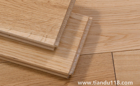 復(fù)合地板防潮膜厚度多少合適(地板防潮膜要怎么鋪貼比較好)(圖1) 復(fù)合地板防潮膜厚度多少合適1