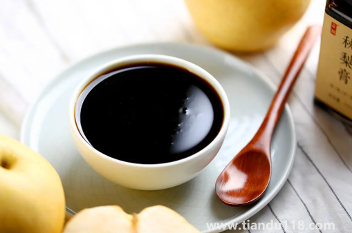 秋梨膏蓋蓋子熬還是敞開(kāi)鍋蓋好（秋梨膏的禁忌）