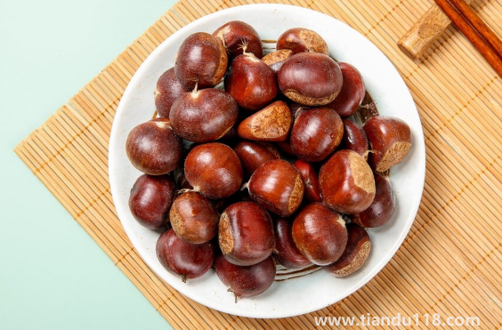 水煮板栗放糖還是放鹽好吃(水煮板栗要開口嗎)(圖2) 水煮板栗放糖還是放鹽好吃2