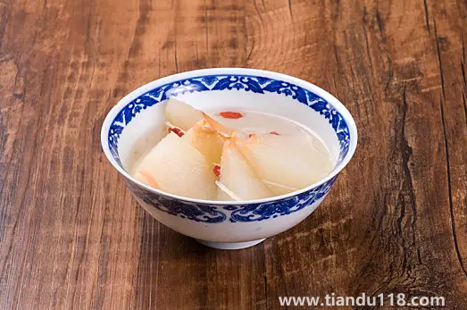 煮梨水先放糖還是先放梨（煮梨水喝有什么好處）