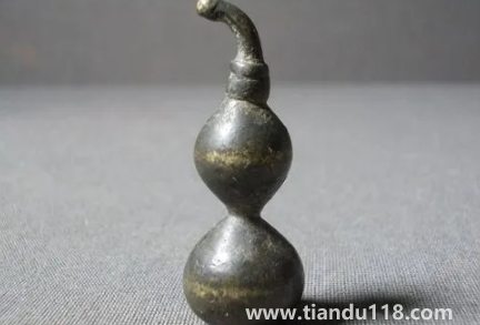 風(fēng)水銅葫蘆能隨便放嗎(銅葫蘆掛在床頭好不好)(圖1) 風(fēng)水銅葫蘆能隨便放嗎1