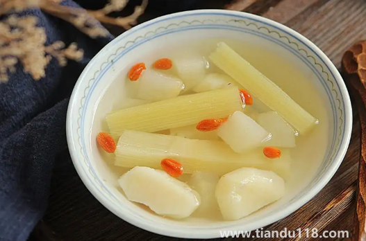 甘蔗和什么一起煮水最好(煮甘蔗水有什么效果)(圖1) 甘蔗和什么一起煮水最好1