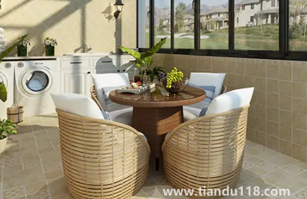 陽臺是貼墻磚還是刷白(陽臺貼什么顏色的墻磚好看)(圖1) 陽臺是貼墻磚還是刷白1