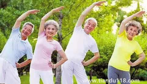 骨質(zhì)疏松癥也叫靜悄悄的流行病(骨質(zhì)疏松吃什么食物可以改善)(圖2) 骨質(zhì)疏松癥也叫靜悄悄的流行病2