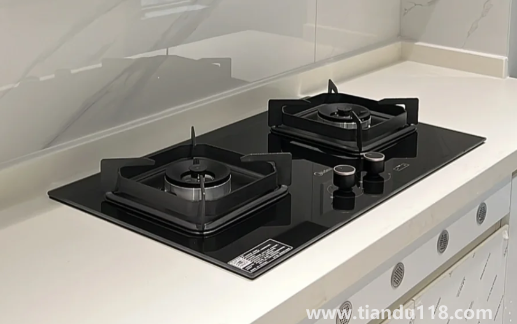 燃?xì)庠钍且贿呉粋€(gè)電池嗎（燃?xì)庠畈淮蚧饹](méi)有噠噠聲怎么修）