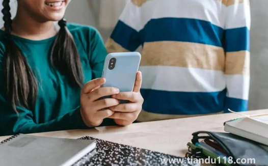 手機(jī)輻射和微波爐輻射哪個大(怎么減少手機(jī)輻射)(圖1) 手機(jī)輻射和微波爐輻射哪個大1