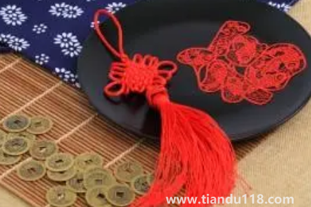 一進(jìn)門看見中國(guó)結(jié)好嗎2