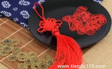 門對(duì)門掛中國(guó)結(jié)可以掛門上嗎 3