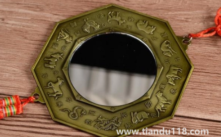 什么屬相家里不能掛八卦鏡2