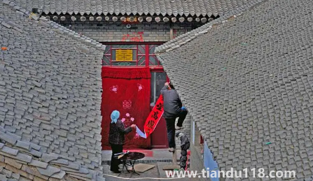 2023過小年能貼春聯(lián)嗎(春聯(lián)一般什么時(shí)候貼)(圖2) 2023過小年能貼春聯(lián)嗎2