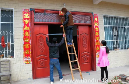 2023過小年能貼春聯(lián)嗎(春聯(lián)一般什么時(shí)候貼)(圖1) 2023過小年能貼春聯(lián)嗎1