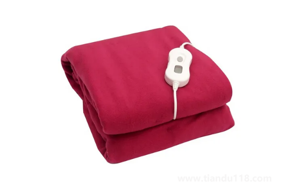 電熱毯上面可以鋪褥子嗎(電熱毯使用注意事項)(圖1) 電熱毯上面可以鋪褥子嗎1