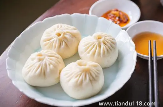 蒸包子上層和下層哪個(gè)熟得更加快(蒸包子有哪些講究)(圖2) 蒸包子上層和下層哪個(gè)熟得更加快2