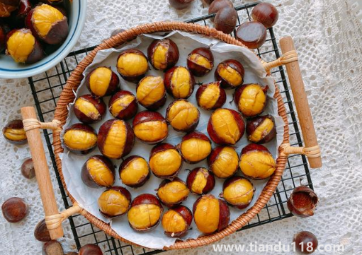 炒板栗開(kāi)口好還是不開(kāi)口好吃(炒板栗怎么保存)(圖3) 炒板栗開(kāi)口好還是不開(kāi)口好吃3