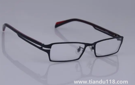 在網(wǎng)上配的眼鏡怎么知道度數(shù)合適嗎(網(wǎng)上配眼鏡度數(shù)需要很精確嗎)(圖3) 在網(wǎng)上配的眼鏡怎么知道度數(shù)合適嗎3