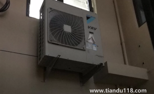 空調(diào)外機(jī)放置飄窗會(huì)漏水嗎(自家飄窗頂歸誰放空調(diào))(圖3) 空調(diào)外機(jī)放置飄窗會(huì)漏水嗎3