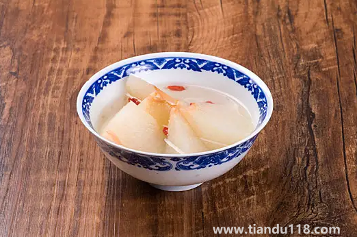 雪梨水為什么煲出來(lái)是黑色的（雪梨水有什么功效）